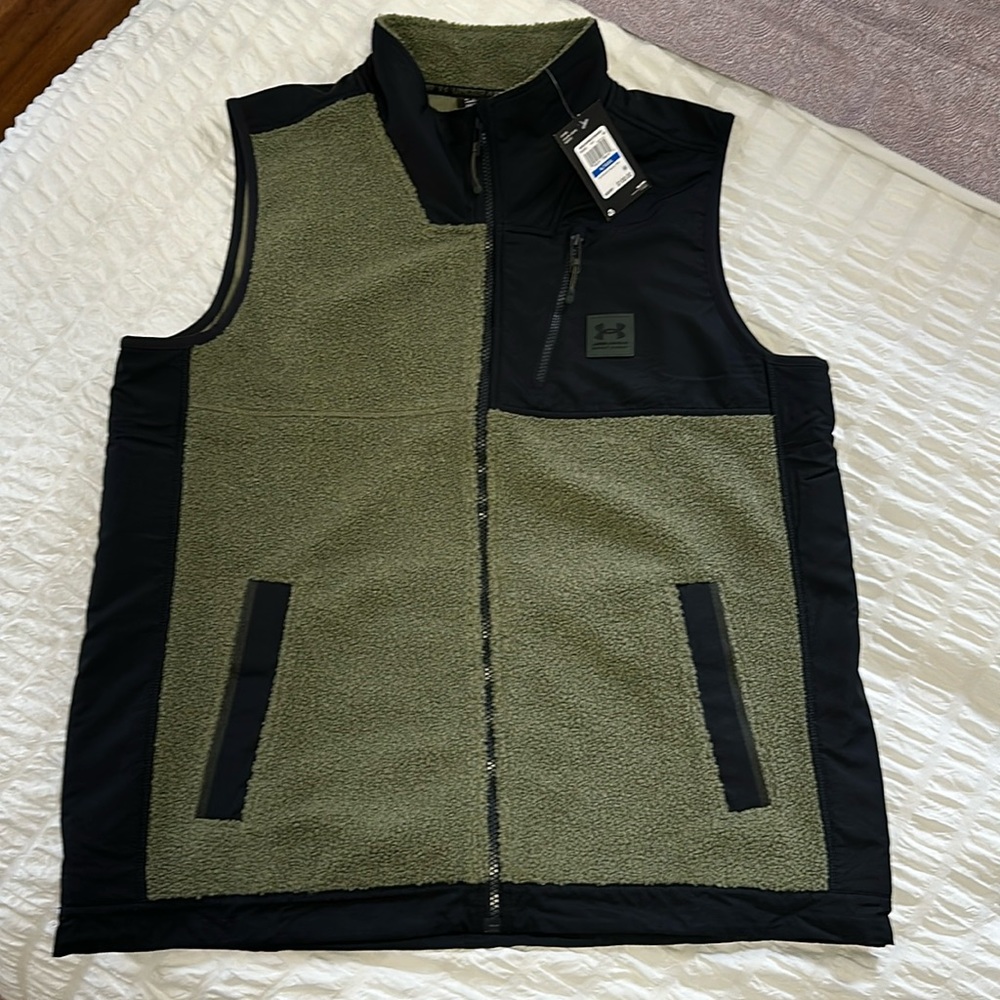 NWT Under Armour Mission Vest - Size XL
